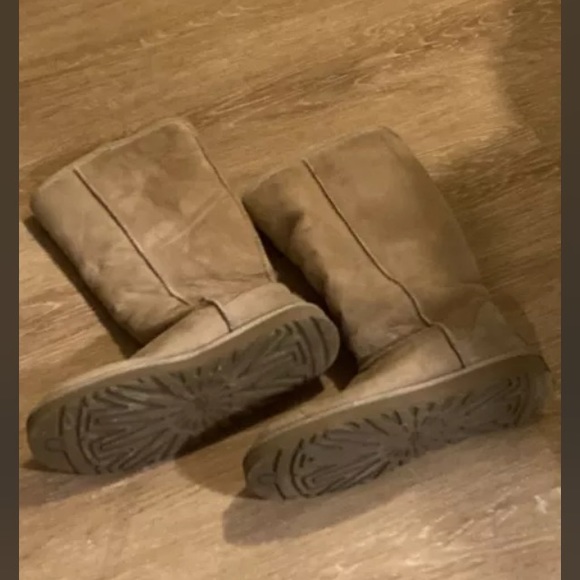 Size 10 UGG Boots 14” tall w/thick and plush genuine shearling lining. Worn Once - Picture 2 of 4